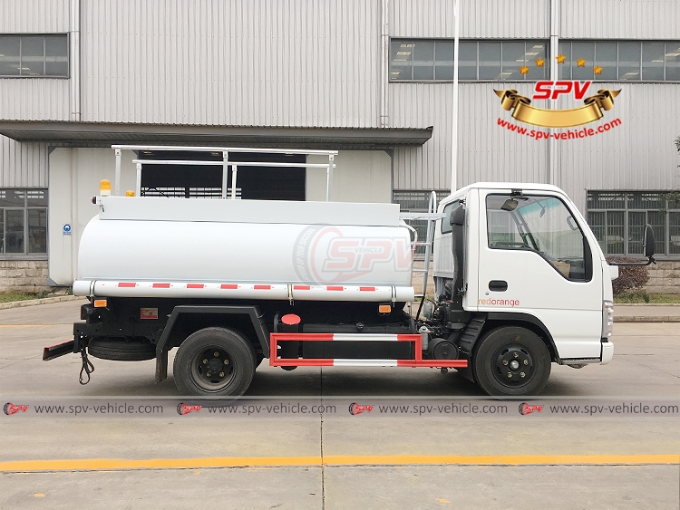 2,000 litres Mini Fuel Bowser ISUZU - RS